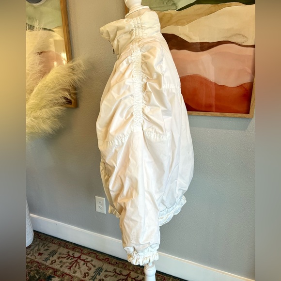 Vintage 80s White Puffer Jacket - Picture 5 of 14